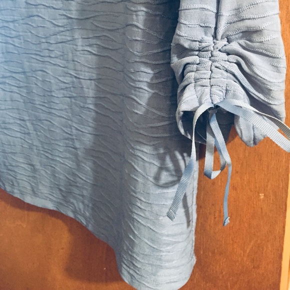 Avenue Stretch Light Blue Women's Top Size 14/16 - Picture 2 of 5